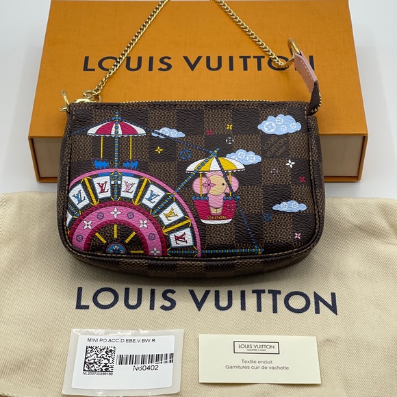 Louis Vuitton Christmas 2020 Pochette Mini Accessories Damier Ebene Vivienne - Picture 2 of 16